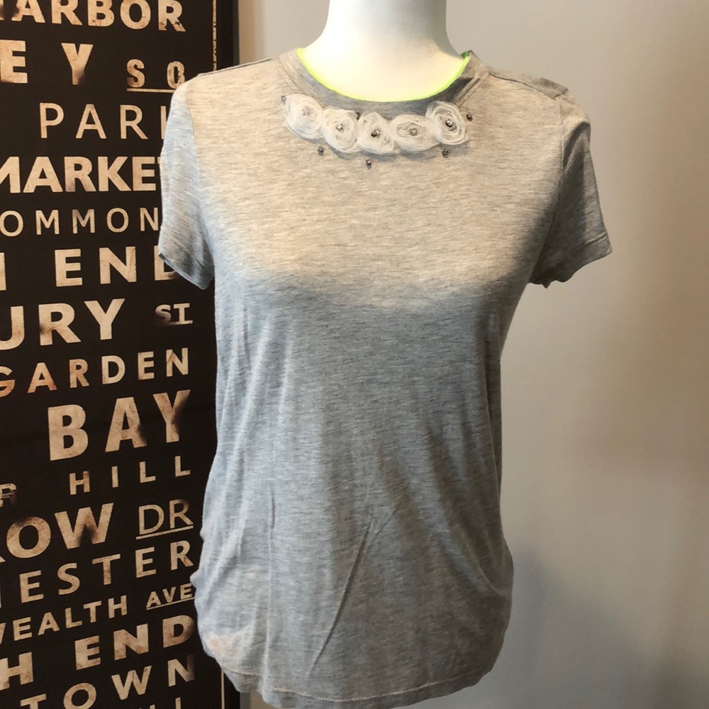 Novelty neon trim rosette tee